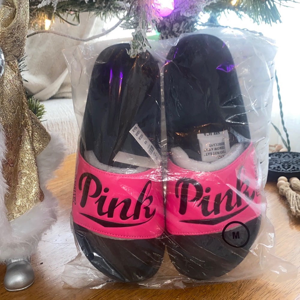 NWT Pink Victoria’s Secret Slides